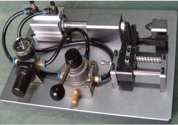 端子自動(dòng)壓合工裝